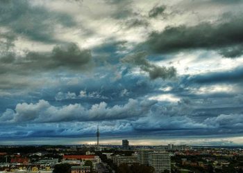 Met Office dan AWS Kembangkan AI untuk Masa Depan Layanan Prakiraan Cuaca Berbasis Teks