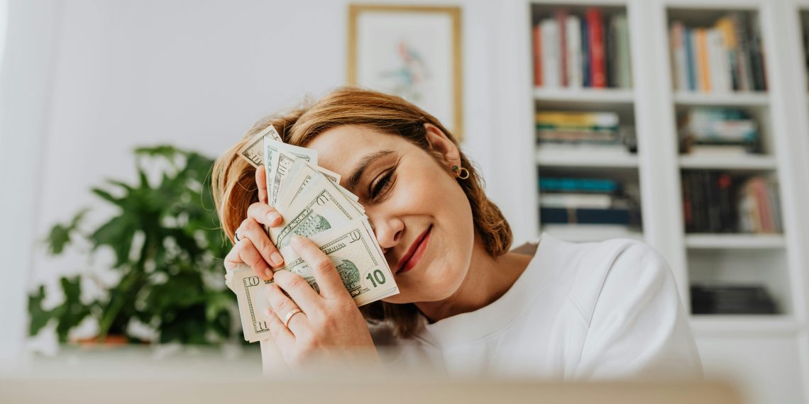 Uang dan Kebahagiaan: Antara Stabilitas Finansial dan Minimnya Stres