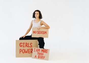 Hidup sebagai Perempuan Tak Pernah Mudah