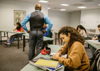 Benarkah A.I. Mendorong Siswa untuk Curang di Sekolah?